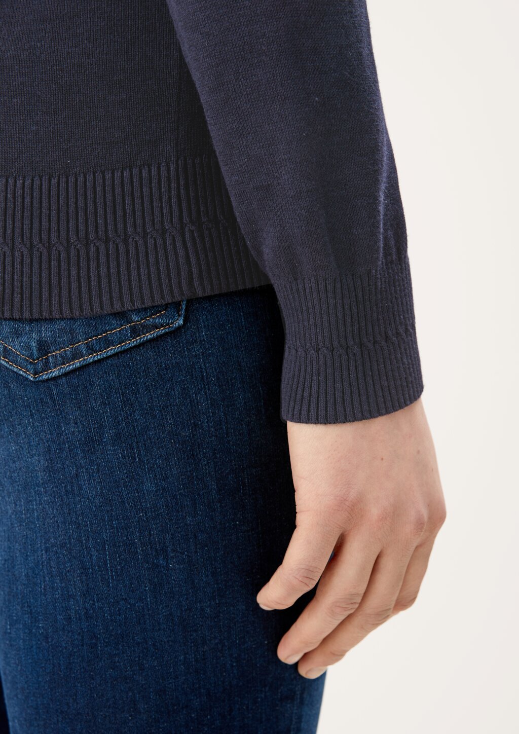 Pullover mit U-Boot-Ausschnitt