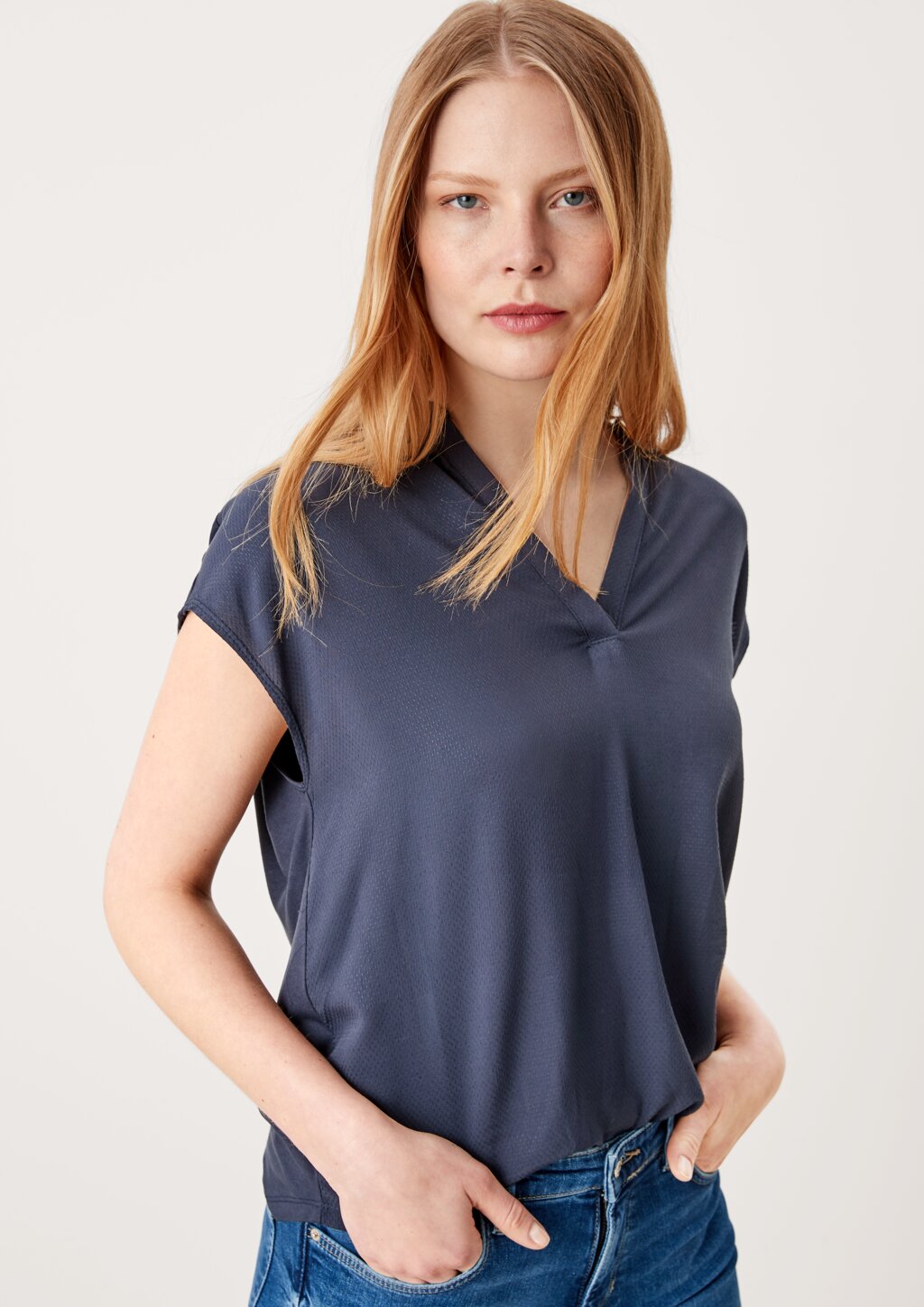 Viskose Shirt im Materialmix
