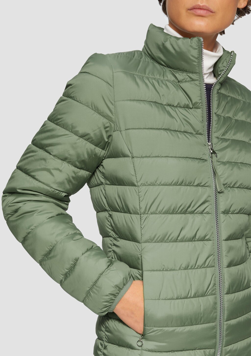 Leichte Jacke mit Steppung und Stehkragen