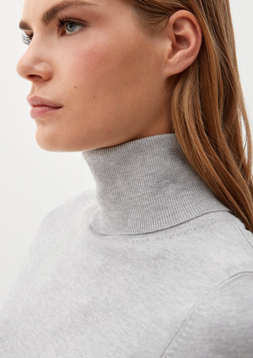 Feinstrickpullover mit Rollkragen