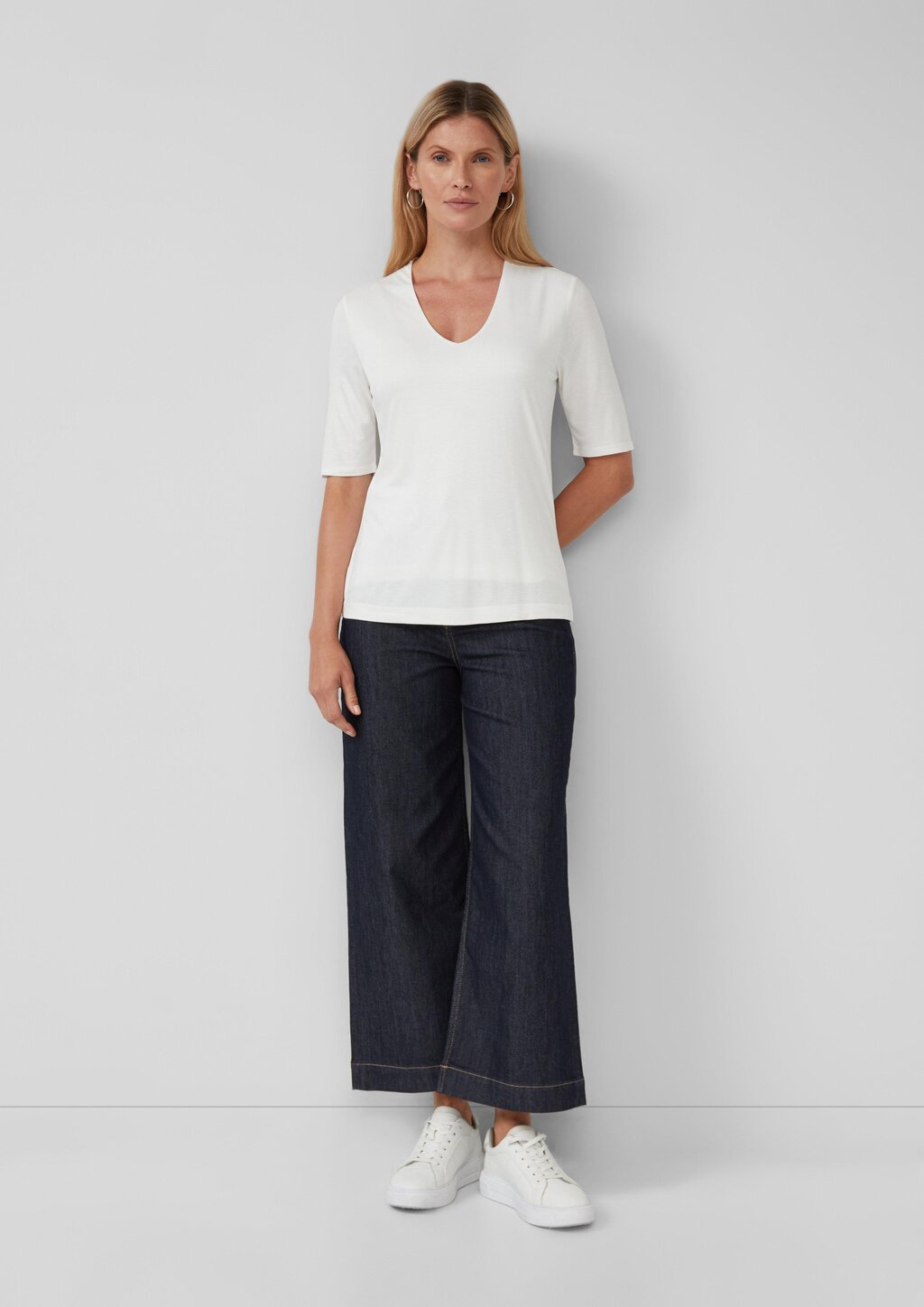 T-Shirt mit V-Ausschnitt