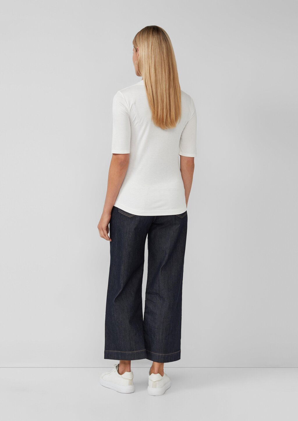 T-Shirt mit V-Ausschnitt