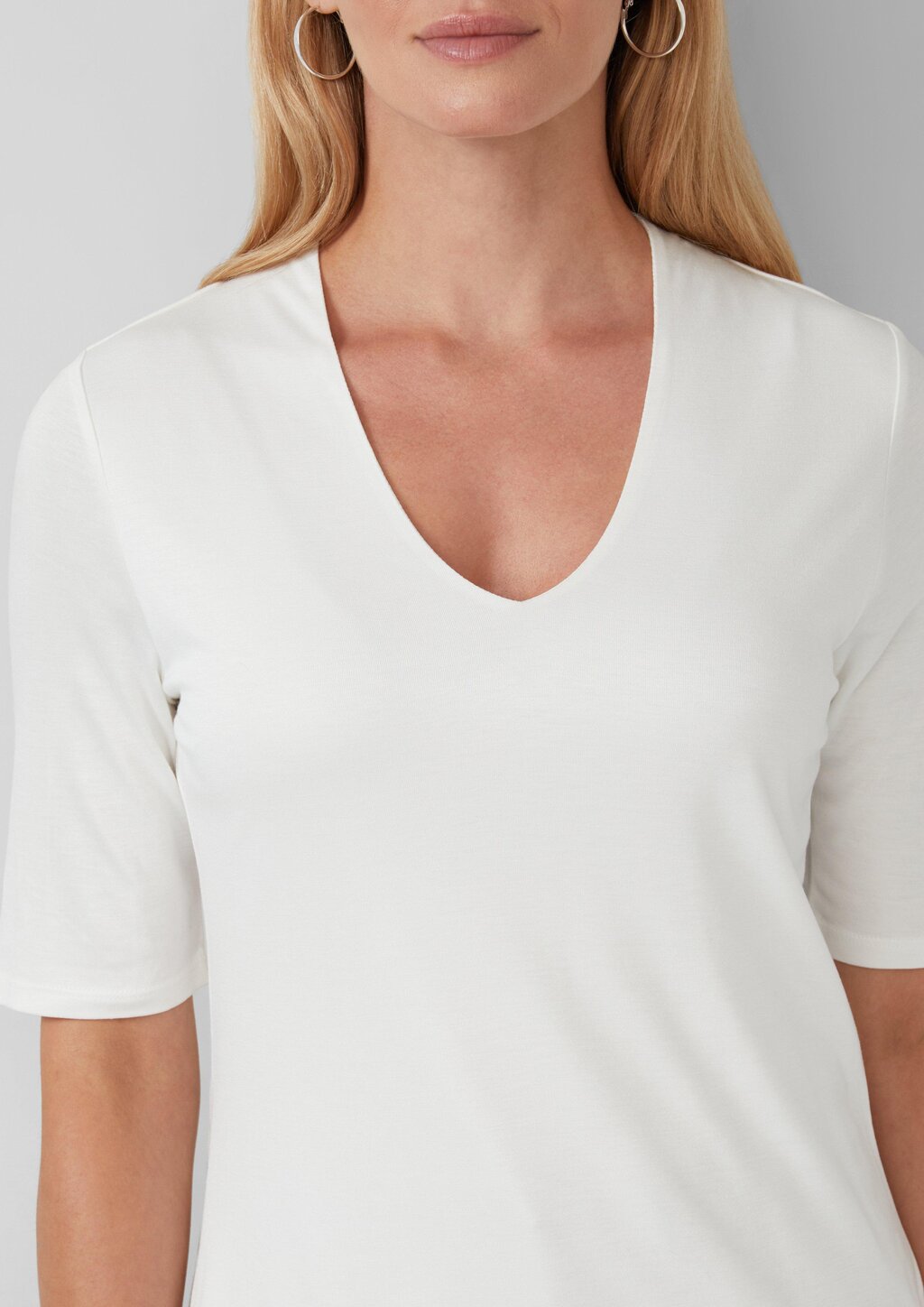 T-Shirt mit V-Ausschnitt