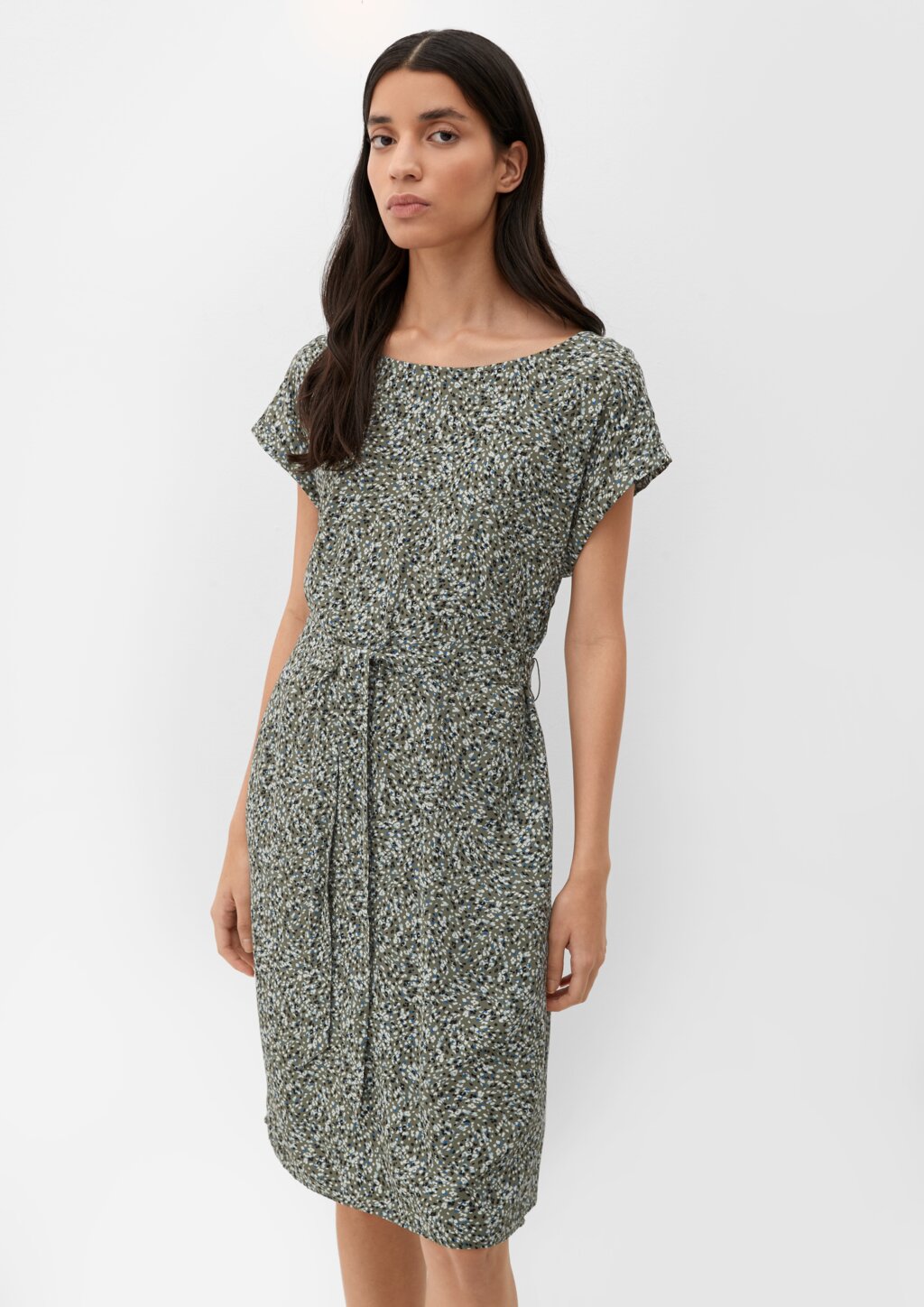 Kurzes Kleid mit Binde-Detail