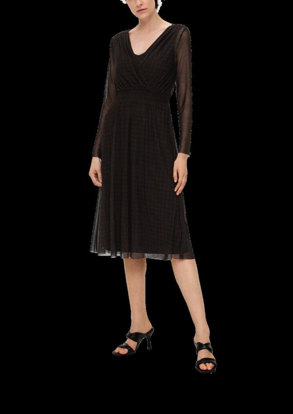 Meshkleid mit Smok-Detail