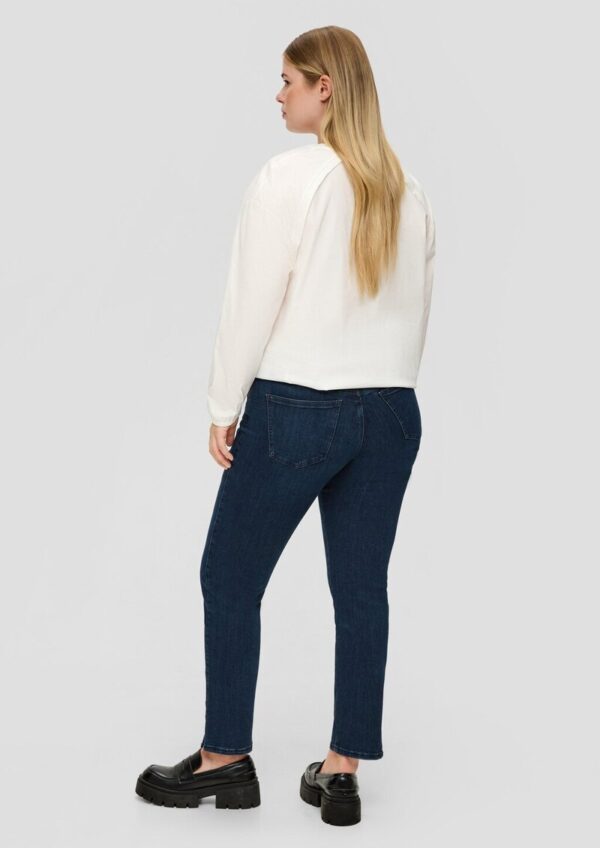 Jeans / Mid Rise / Slim Leg
