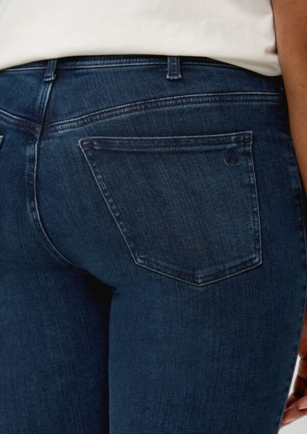 Jeans / Mid Rise / Slim Leg