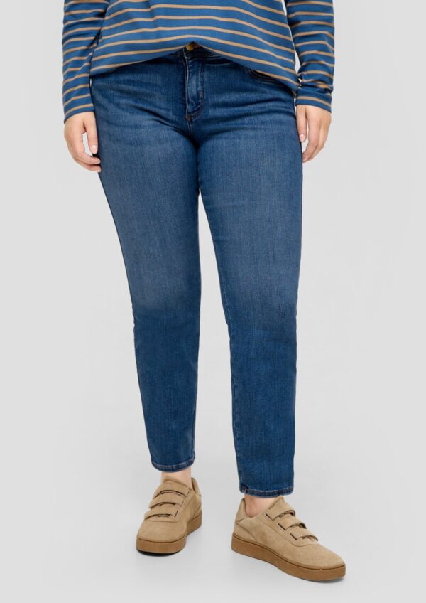Jeans / Mid Rise / Slim Leg