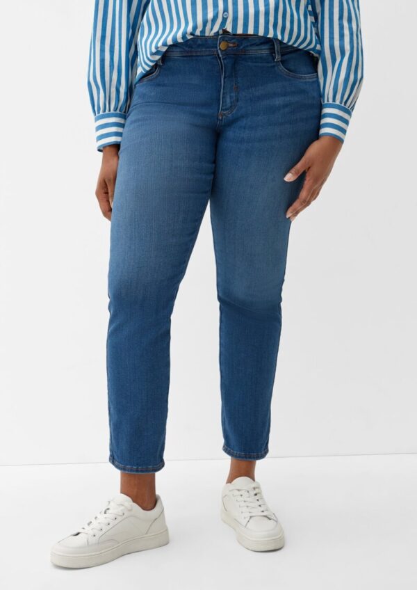Jeans / Mid Rise / Slim Leg