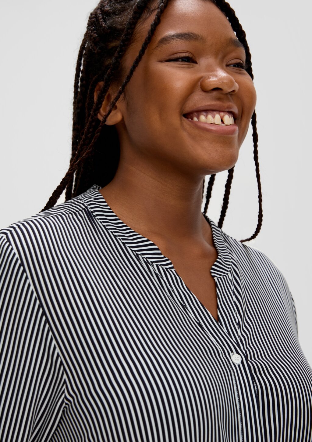 Viskosebluse mit Tunika-Ausschnitt