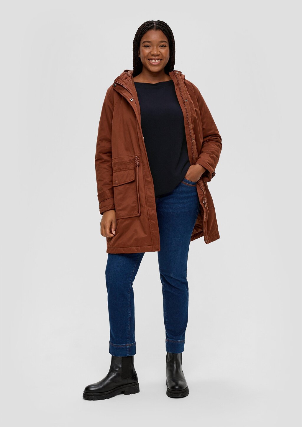 Strickpullover mit geschlitztem Saum