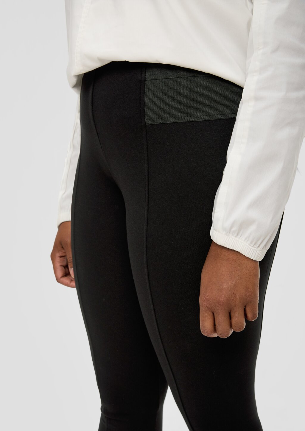 Leggings mit elastischen Inserts