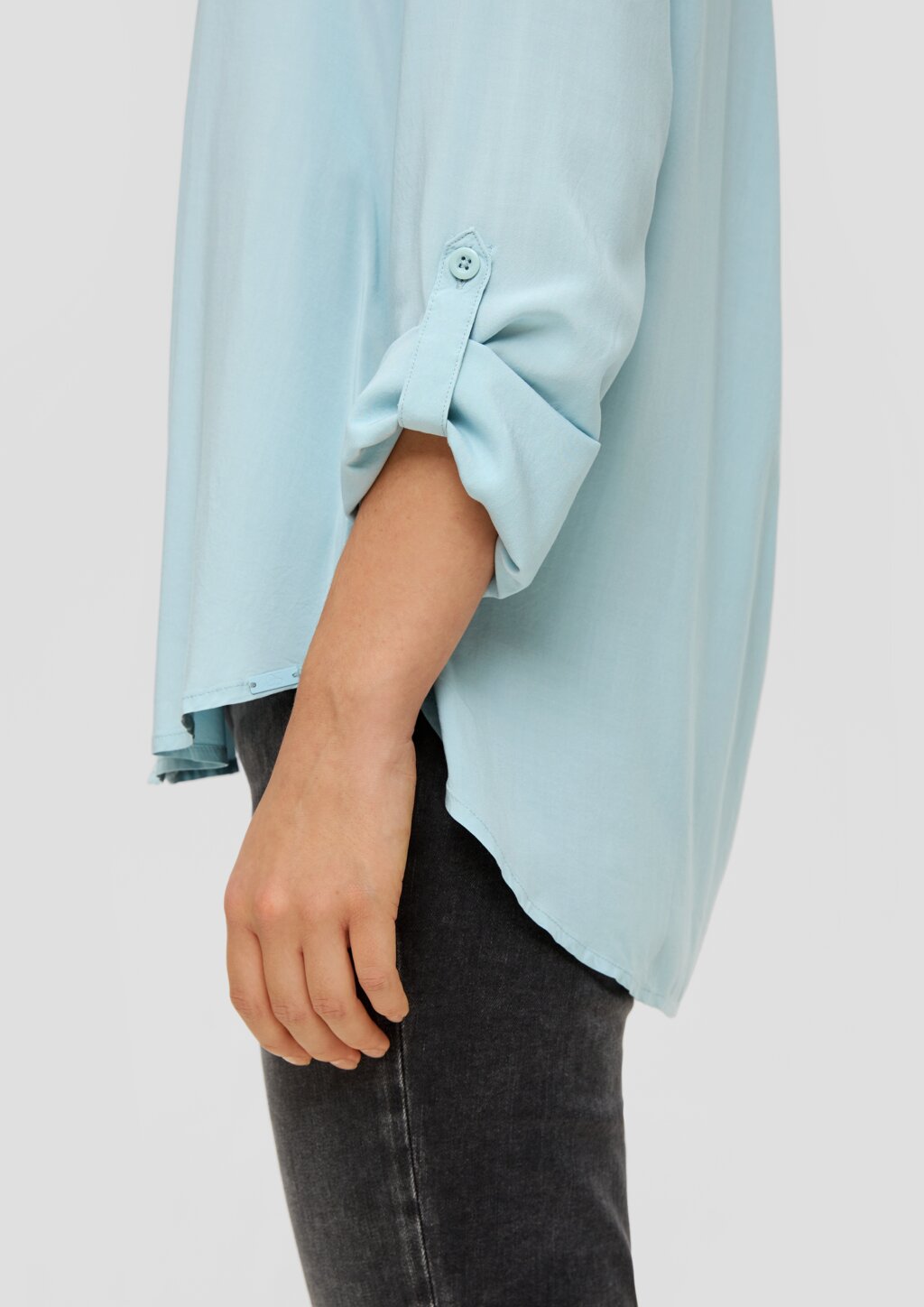 Viskosebluse mit Turn-up-Funktion