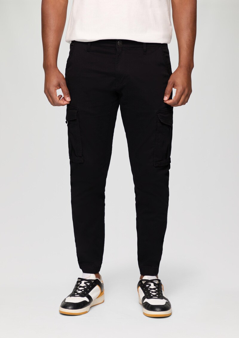 Slim: Hose im Cargo-Stil