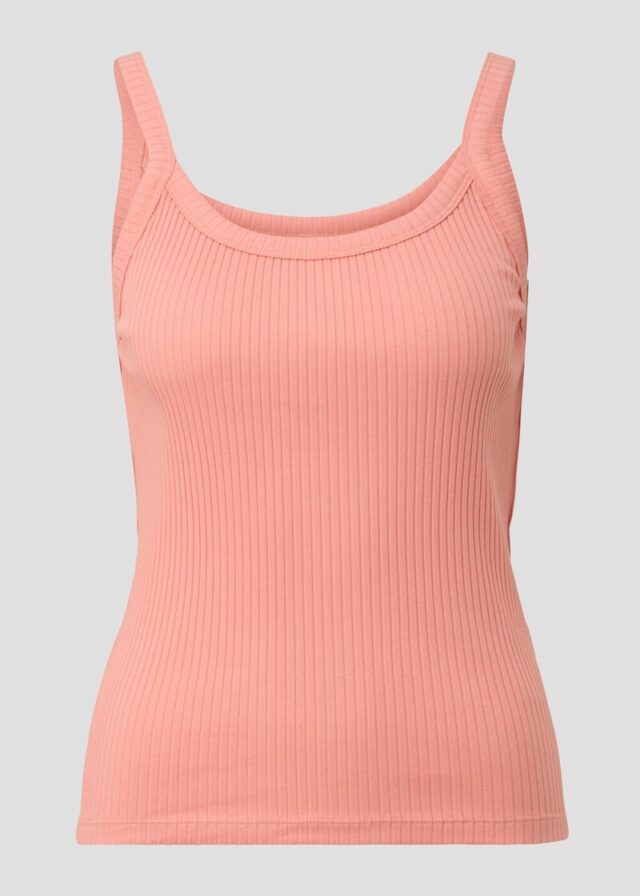 Top mit Rippstruktur