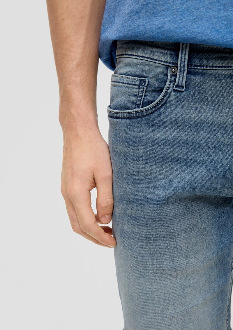 Denim-Shorts mit fixiertem Umschlag