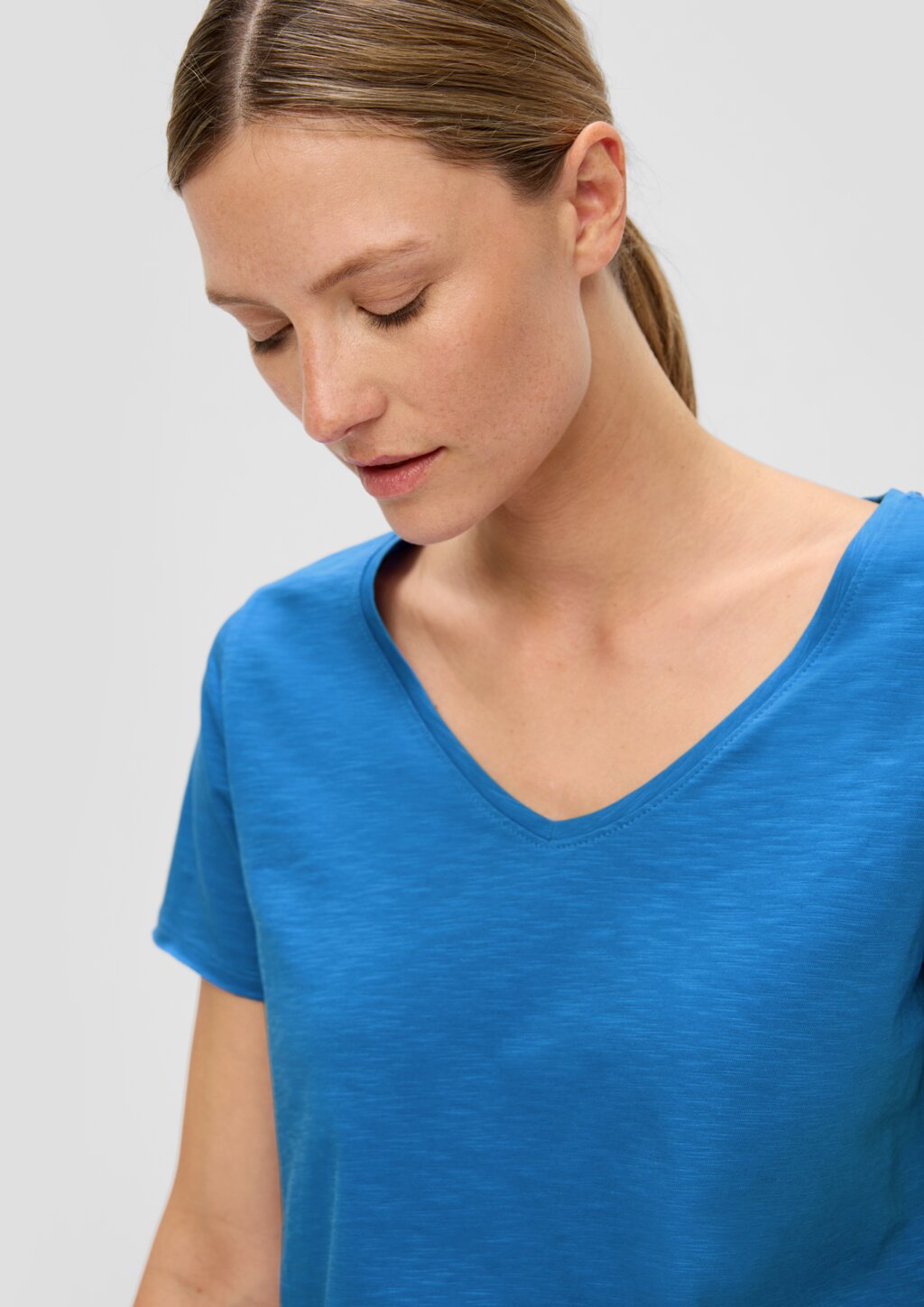 T-Shirt mit V-Ausschnitt