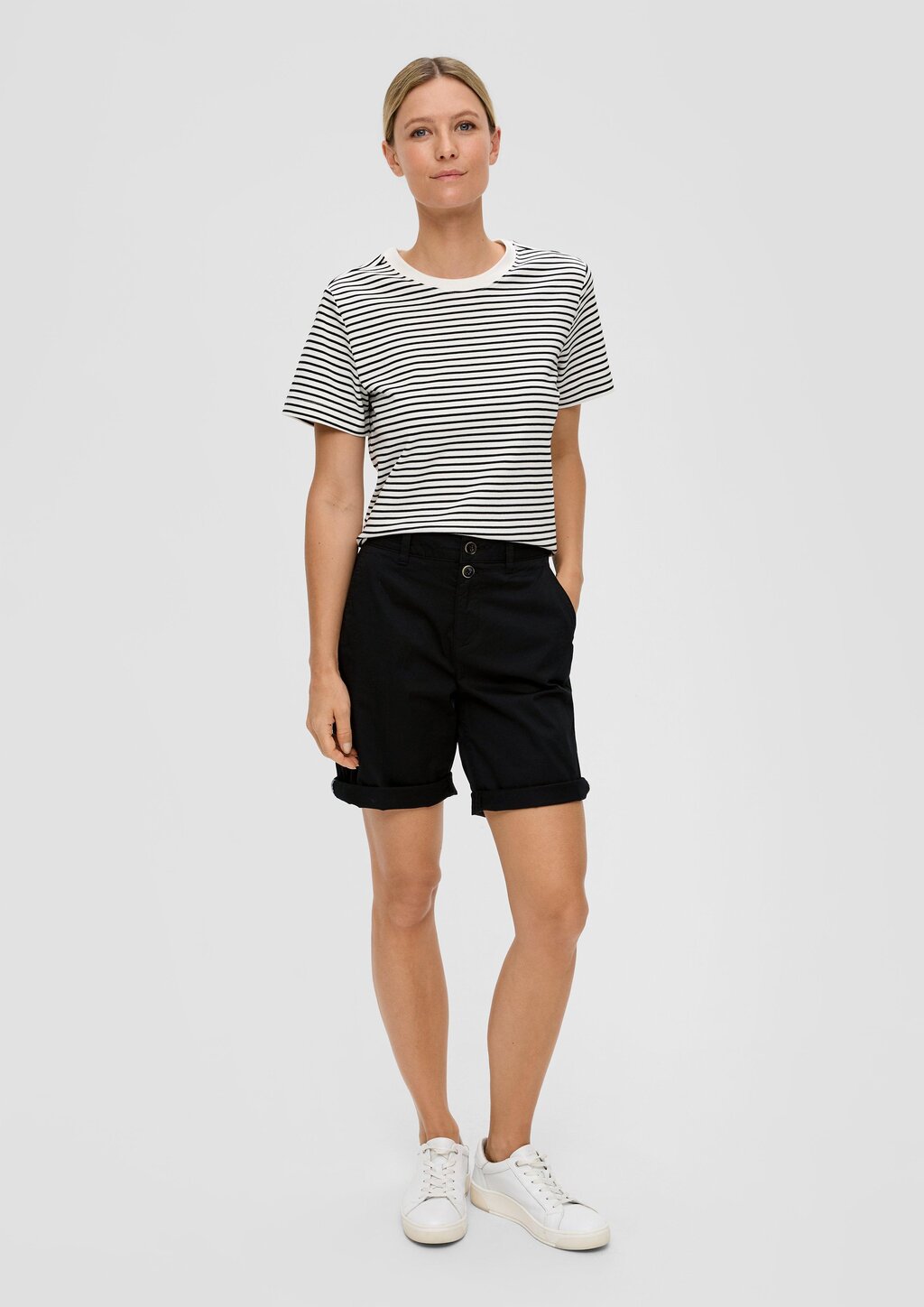 Regular: Shorts aus Baumwollstretch