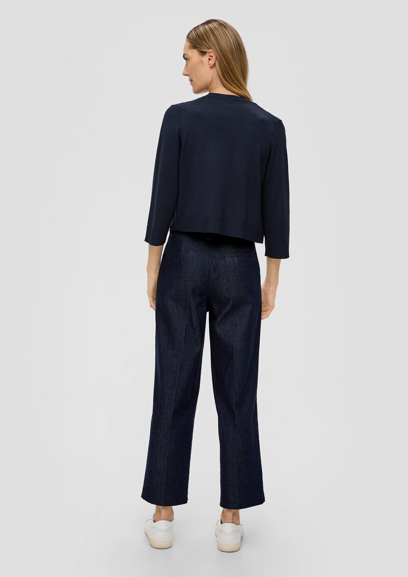 Kurze Strickjacke mit 3/4-Ärmel