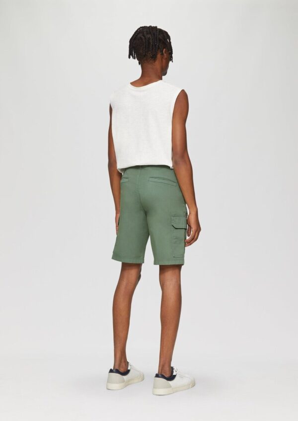 Kurze Hose mit Cargo-Taschen