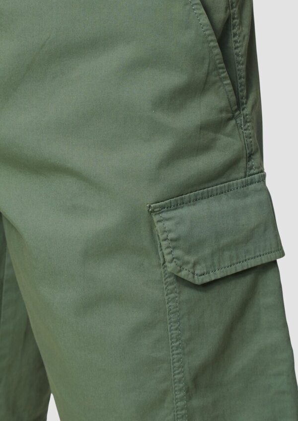 Kurze Hose mit Cargo-Taschen