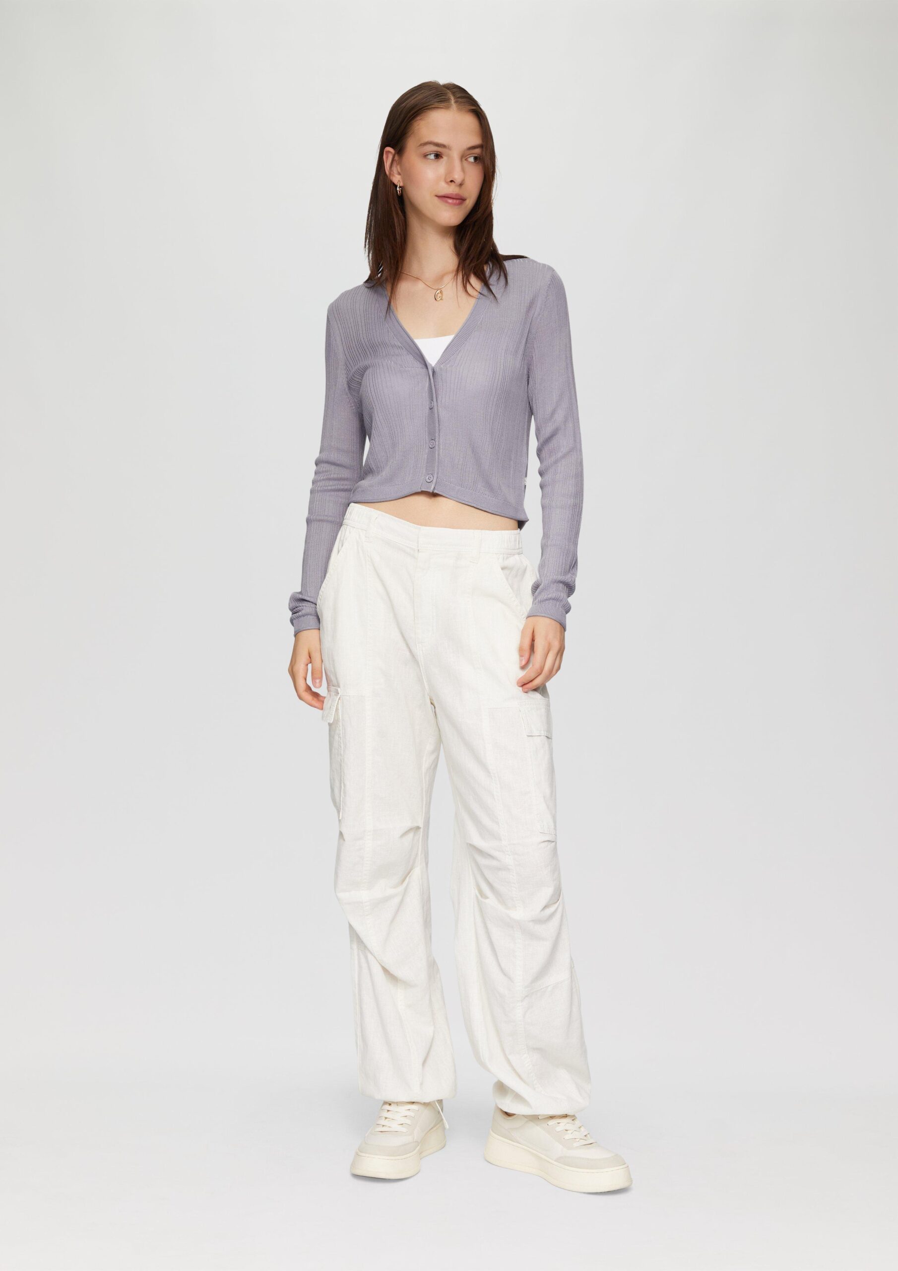 Verkürzte Strickjacke aus Viskosemix