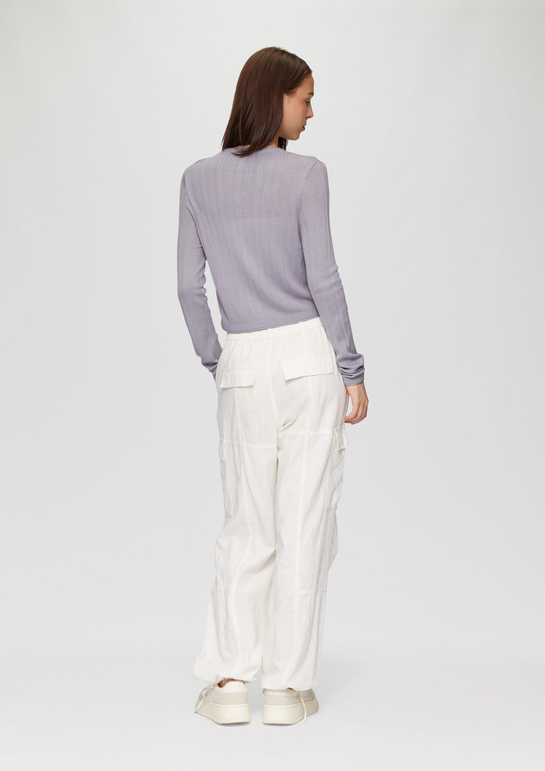 Verkürzte Strickjacke aus Viskosemix