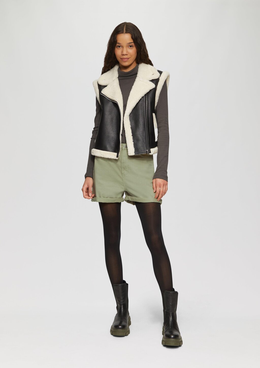 Jeans-Shorts Mom / Relaxed Fit / High Rise