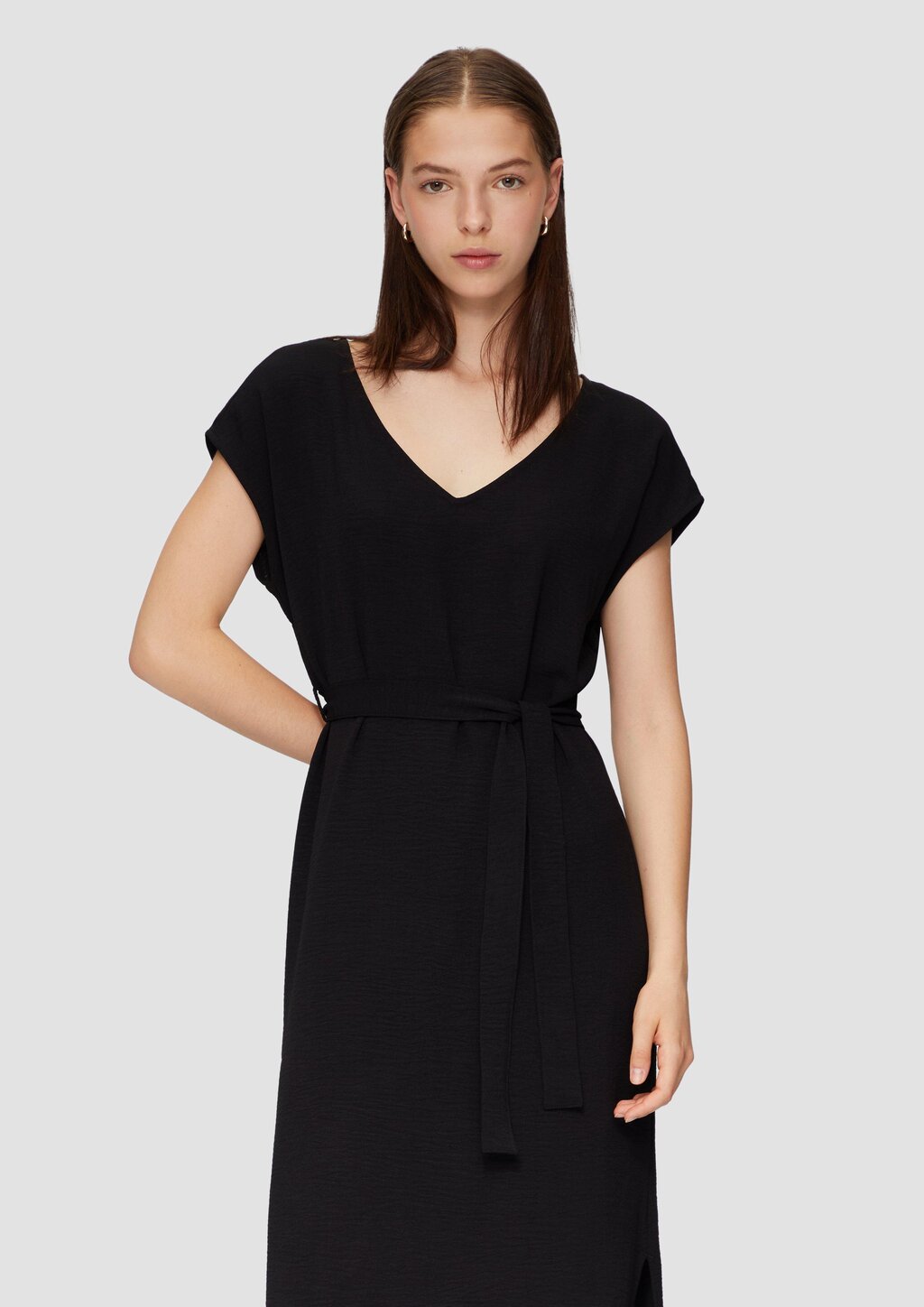 Midikleid mit V-Ausschnitt im Relaxed Fit