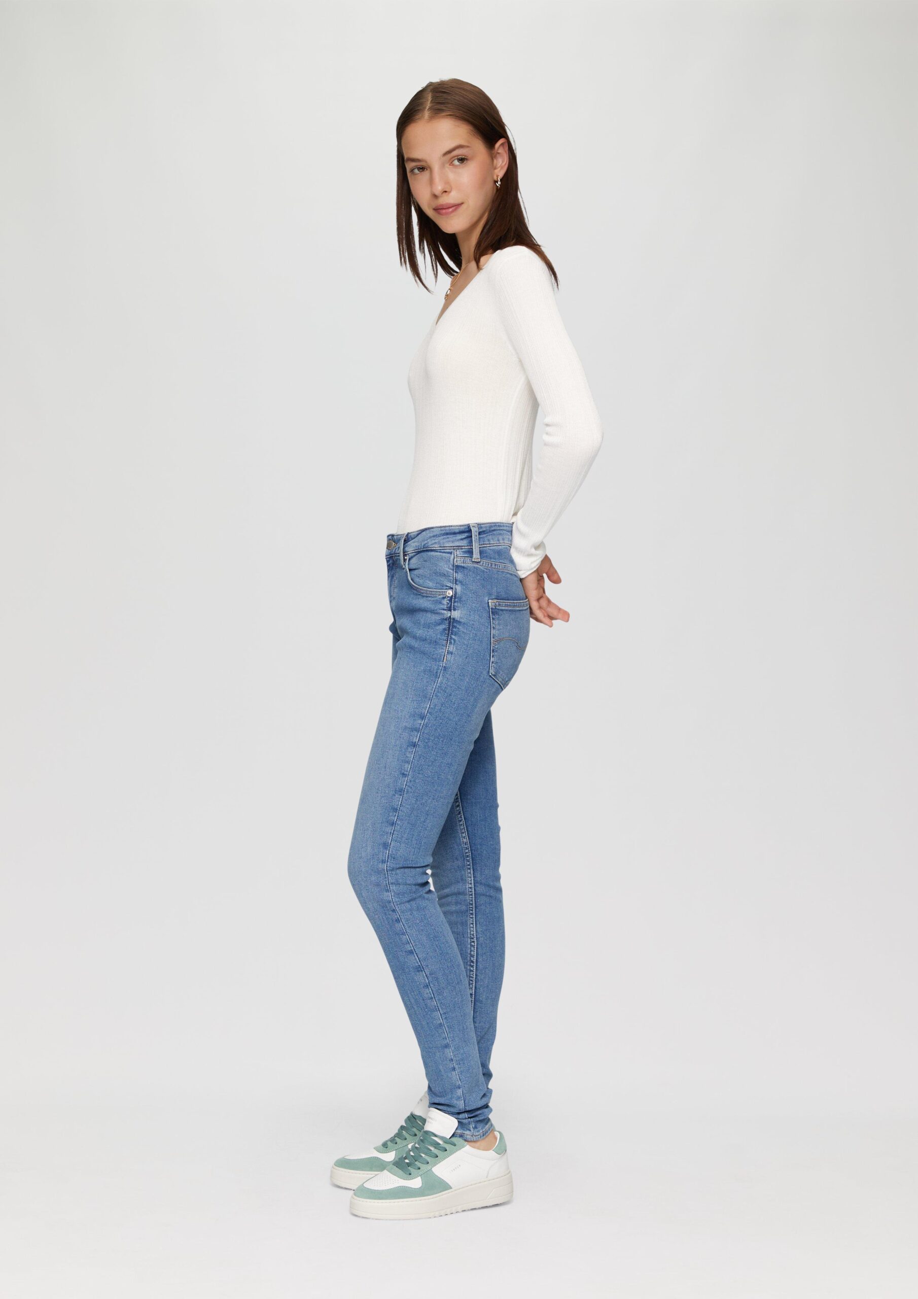 Gerippter Feinstrickpullover aus Viskosemix