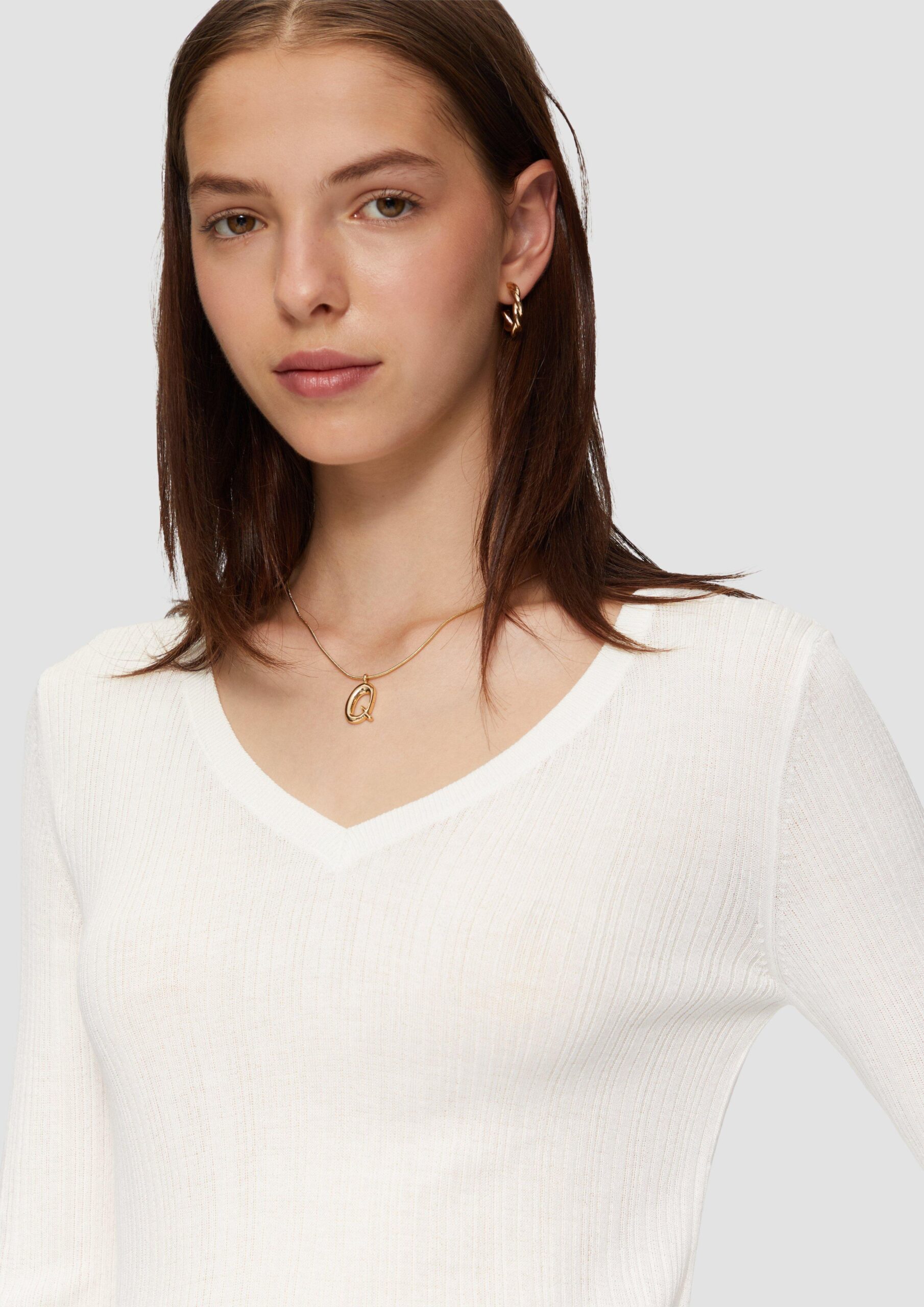 Gerippter Feinstrickpullover aus Viskosemix