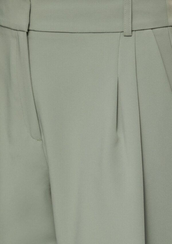 Relaxed: Twill-Hose mit extra weitem Bein