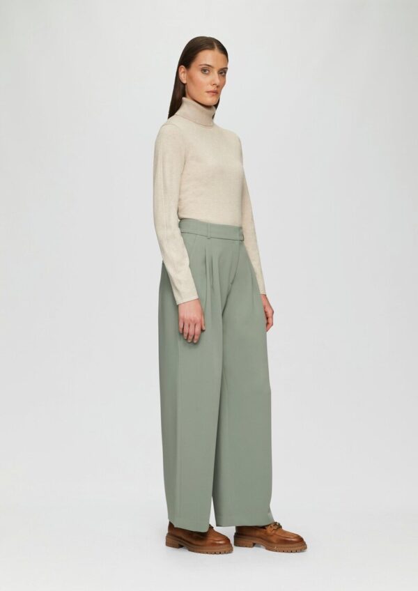 Relaxed: Twill-Hose mit extra weitem Bein