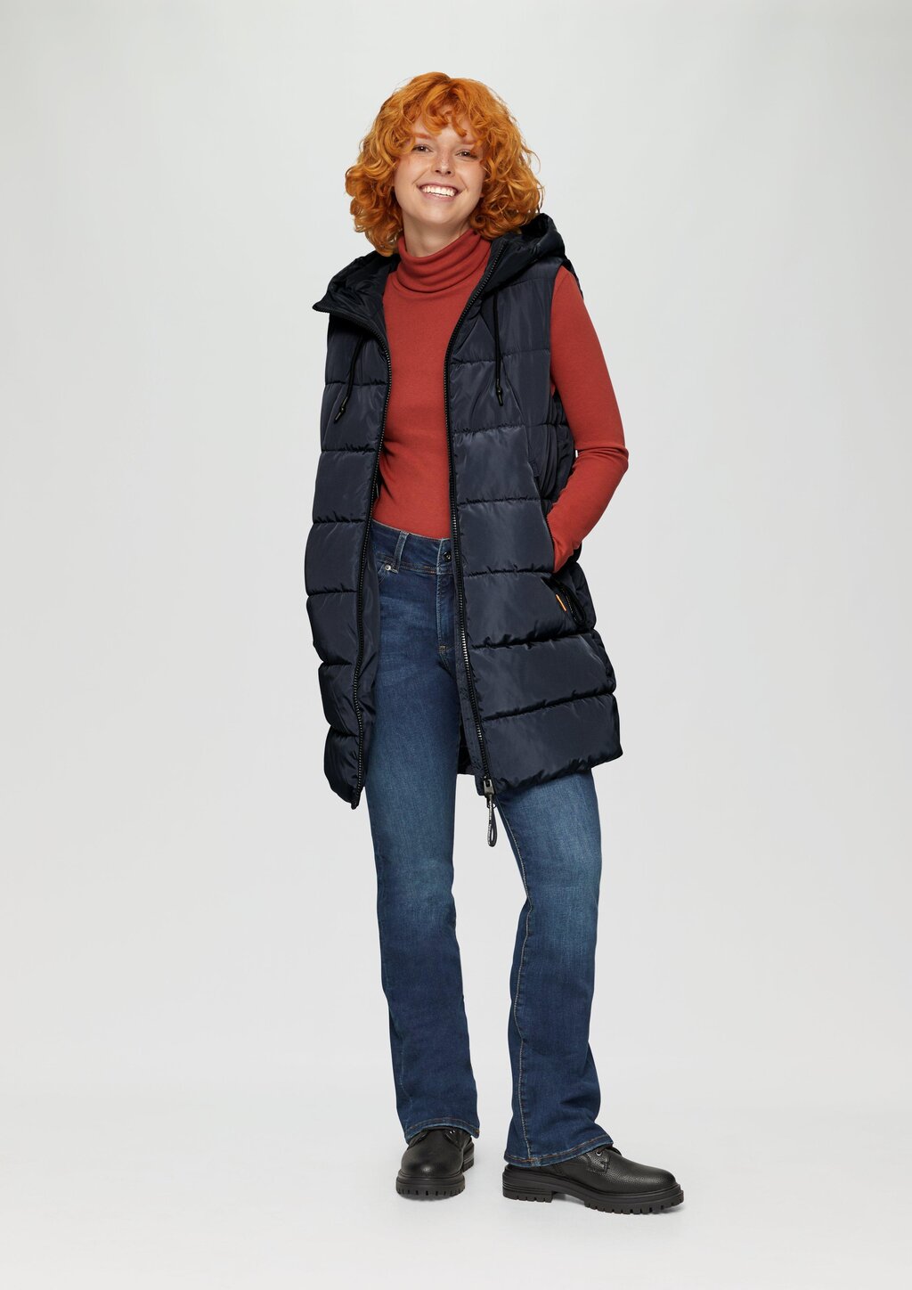 Gesteppte Outdoor-Weste mit Kapuze