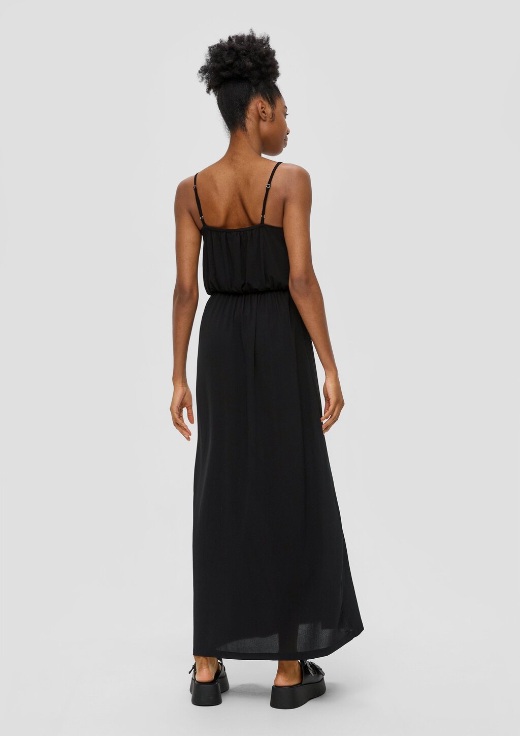 Maxikleid mit Raffung und verstellbaren Trägern