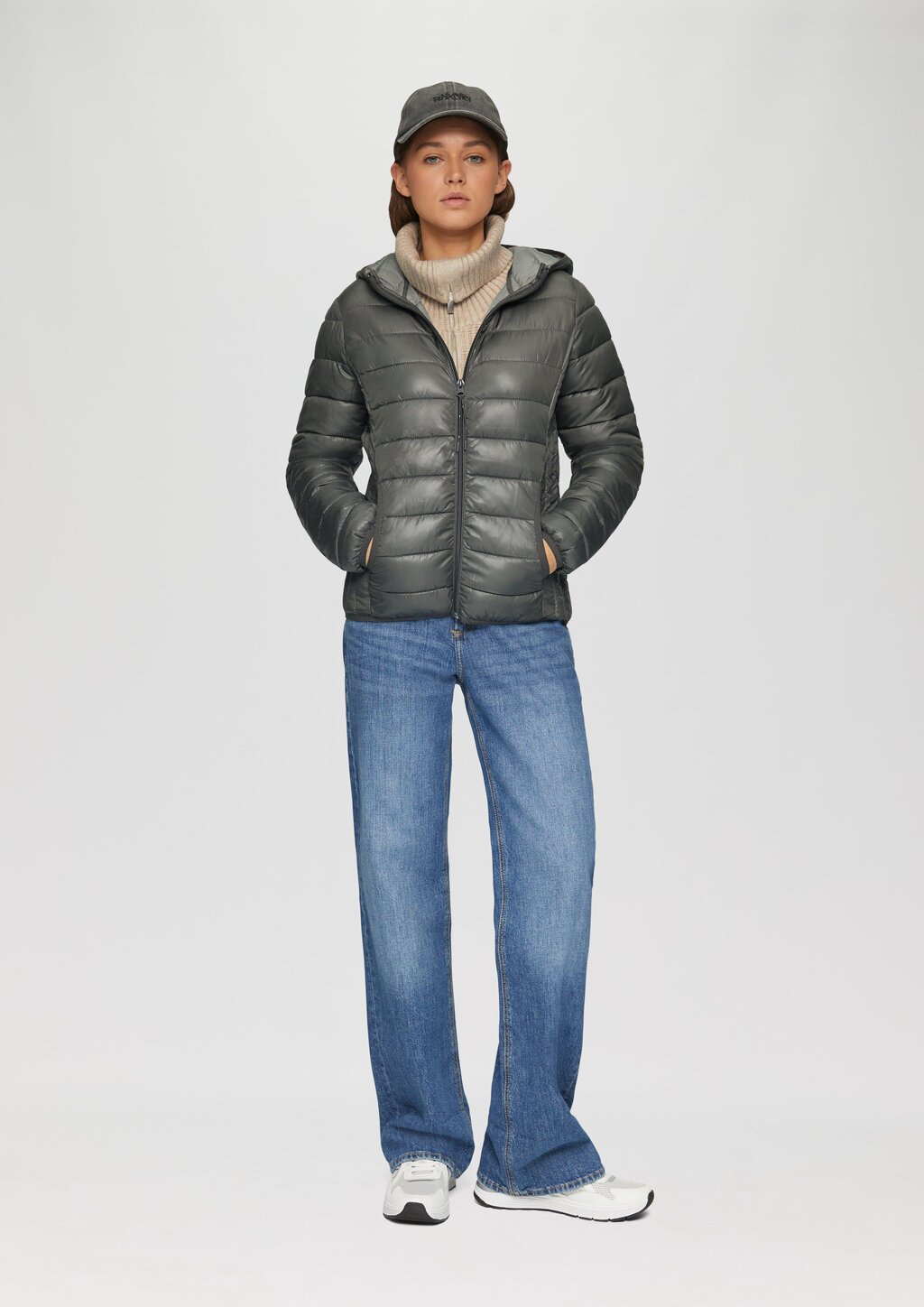 Gesteppte Outdoor-Jacke mit Kapuze