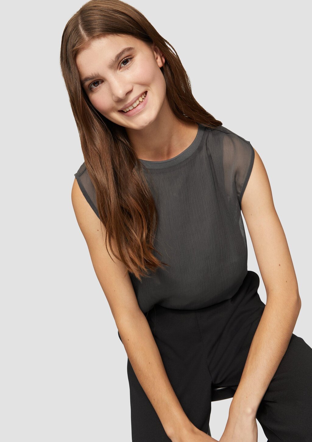 Ärmellose Chiffon-Bluse mit Jerseyfutter