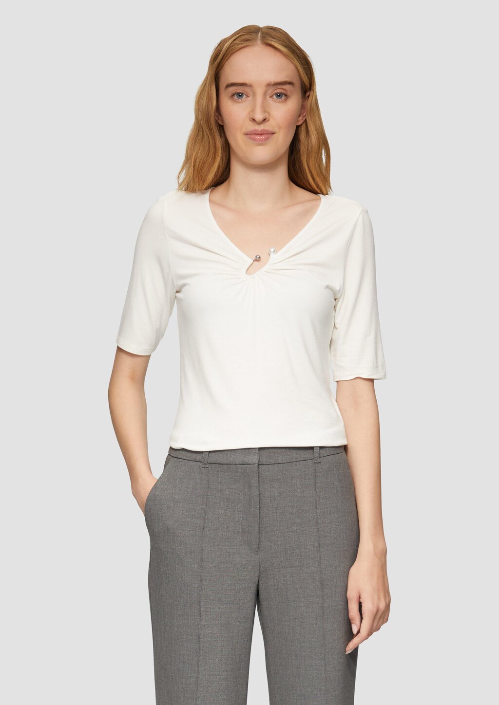 T-Shirt mit Schmuckdetail