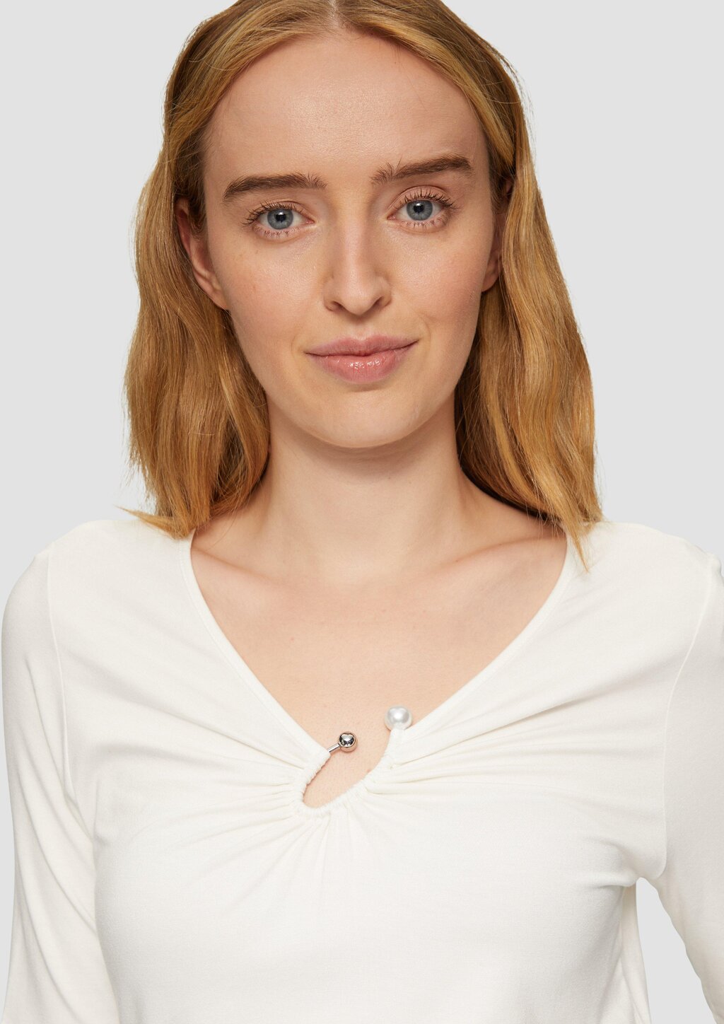 T-Shirt mit Schmuckdetail