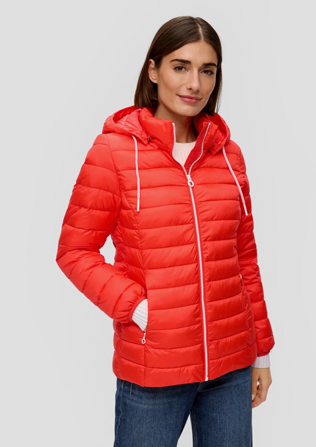 Leichte Steppjacke mit abnehmbarer Kapuze