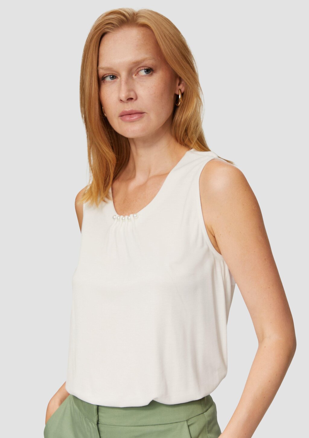 Top mit Schmuckperlen