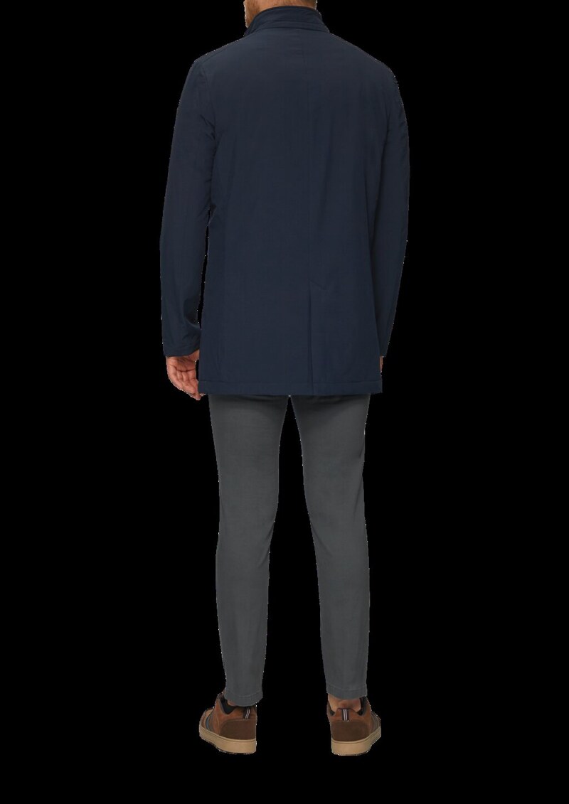 Leichter Mantel mit Stehkragen und wattiertem Futter