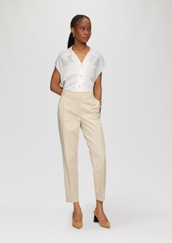 Satinbluse im Relaxed Fit mit Perlmuttknöpfen