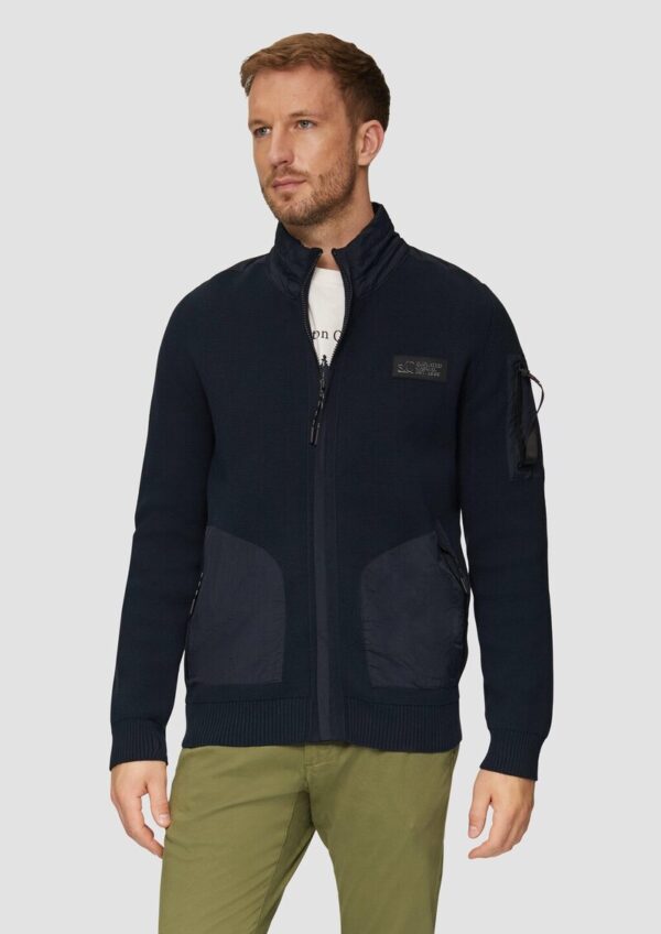 Strickjacke im Fabricmix mit Stehkragen