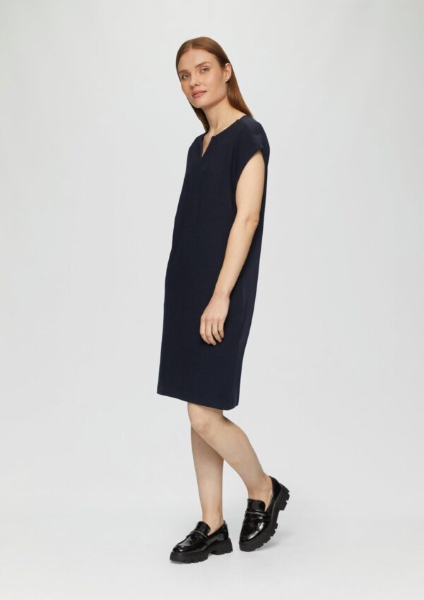 Ärmelloses Kleid im Fabricmix