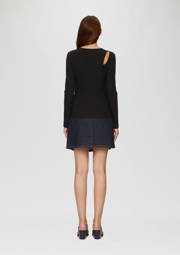 Geripptes Longsleeve mit Cut-Out