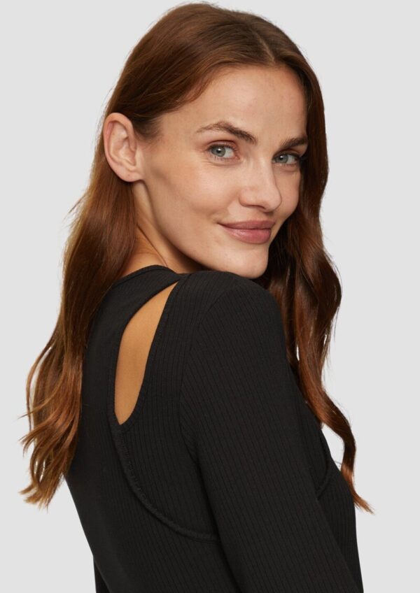 Geripptes Longsleeve mit Cut-Out
