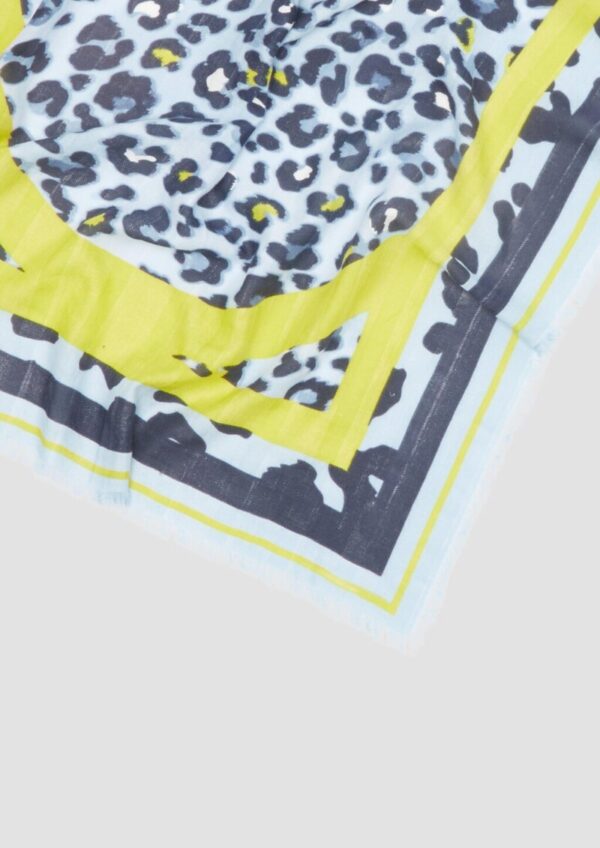 Gemusterter Schal aus Viskosemix