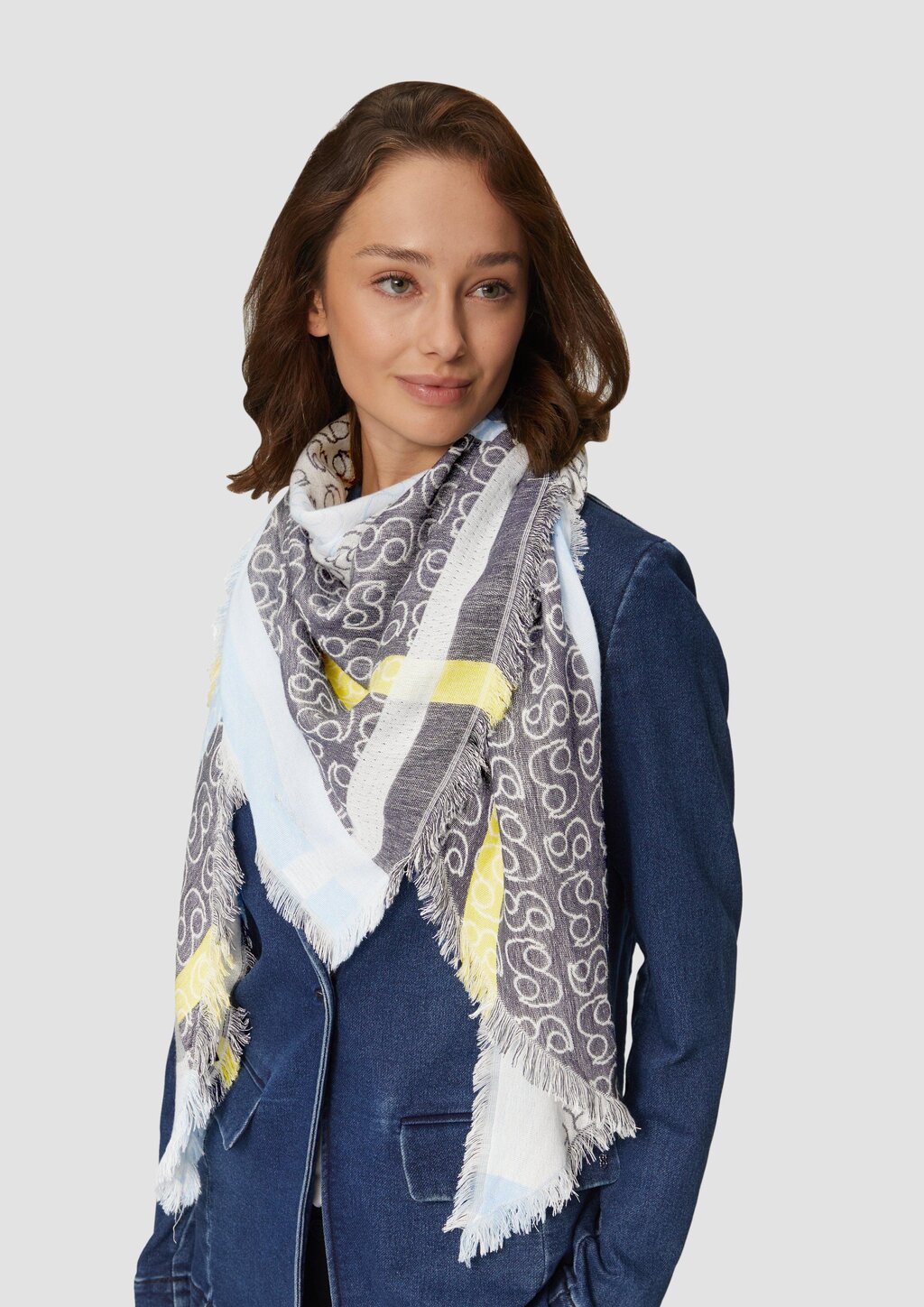 Gemusterter Schal aus Viskosemix