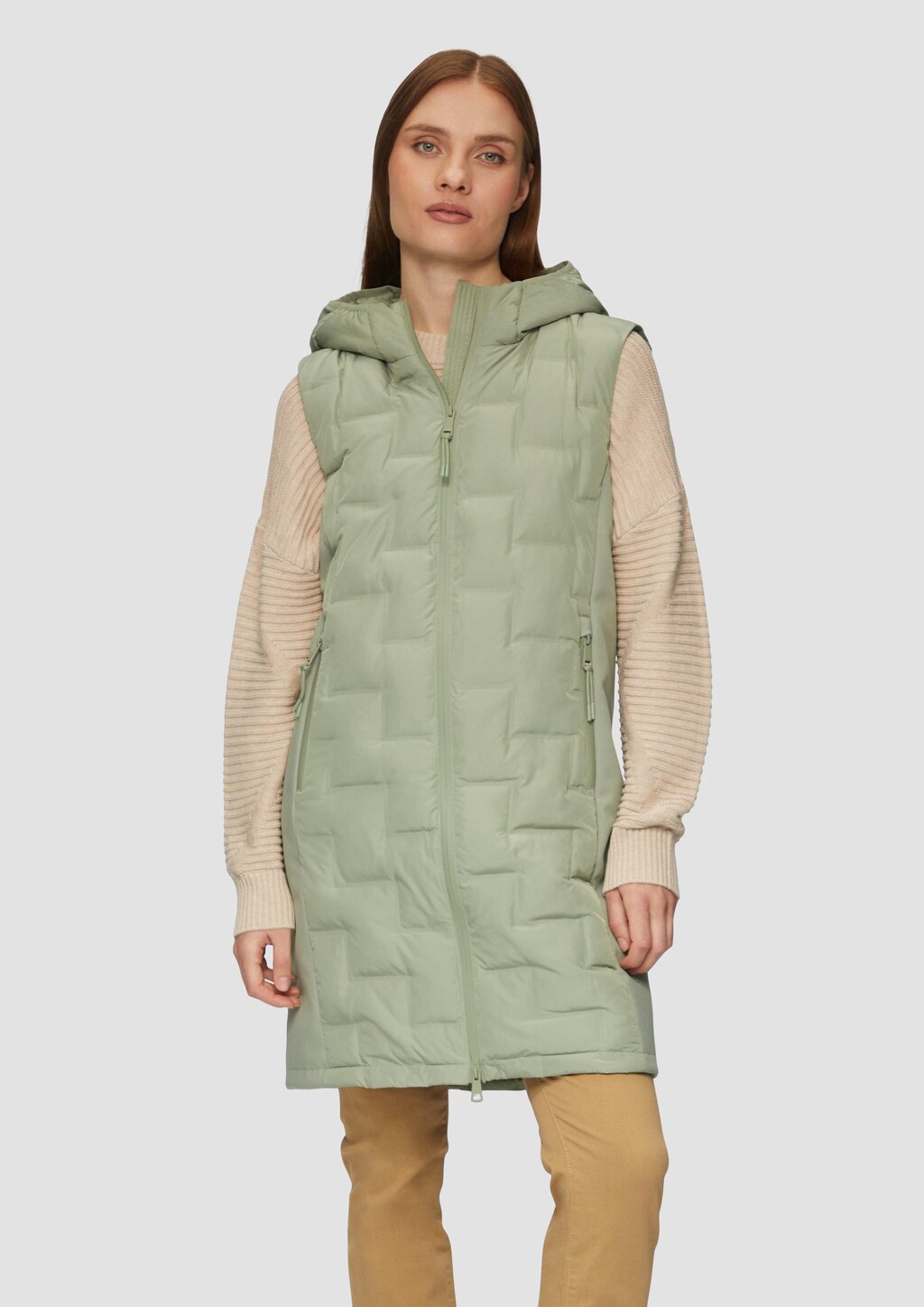 Leichte Weste im Fabricmix mit Prägung